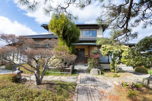 Matsumoto House | ファミリーのための一棟貸切プライベート空間と静かな日本庭園と無料駐車場つき