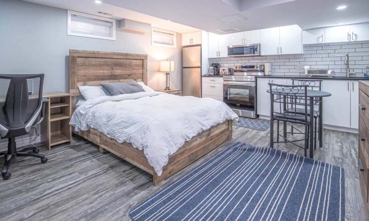 Urbandale Apartment | Adorable Bachelor unit, close to hospitals, shopping centres and downtown Ottawa