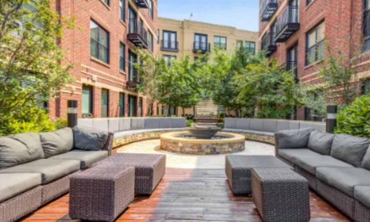 Radnor - Fort Myer Heights Apartment | Arlington 1BR Near Metro, Gym & Free Parking Included