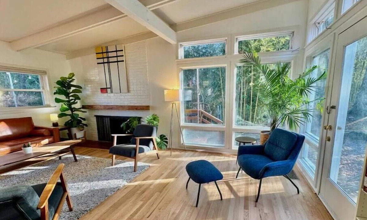 Alcova Heights House | Best Vacation Home in Arlington, 4 bedrooms 3 full bath, 8 beds, 12 guests