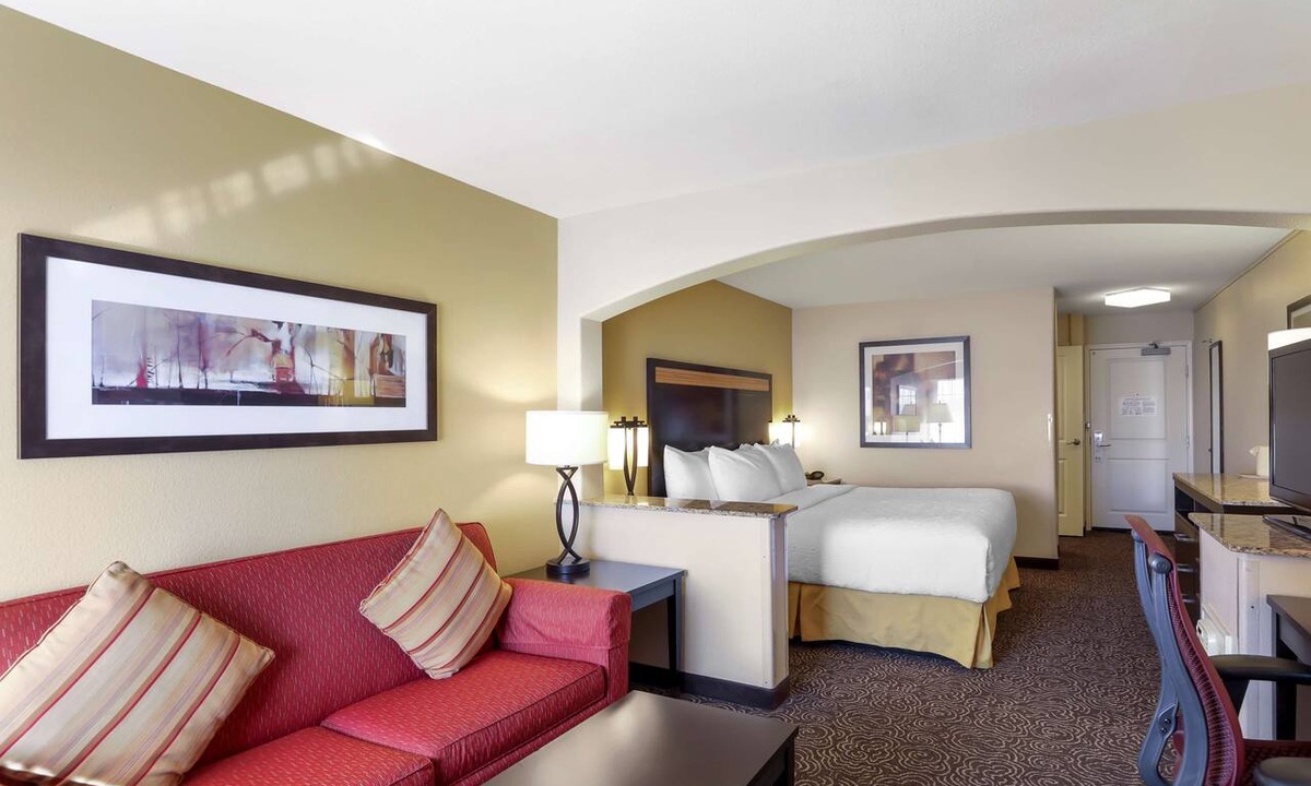 Castle Rock Hotel | Best Western Plus Castle Rock