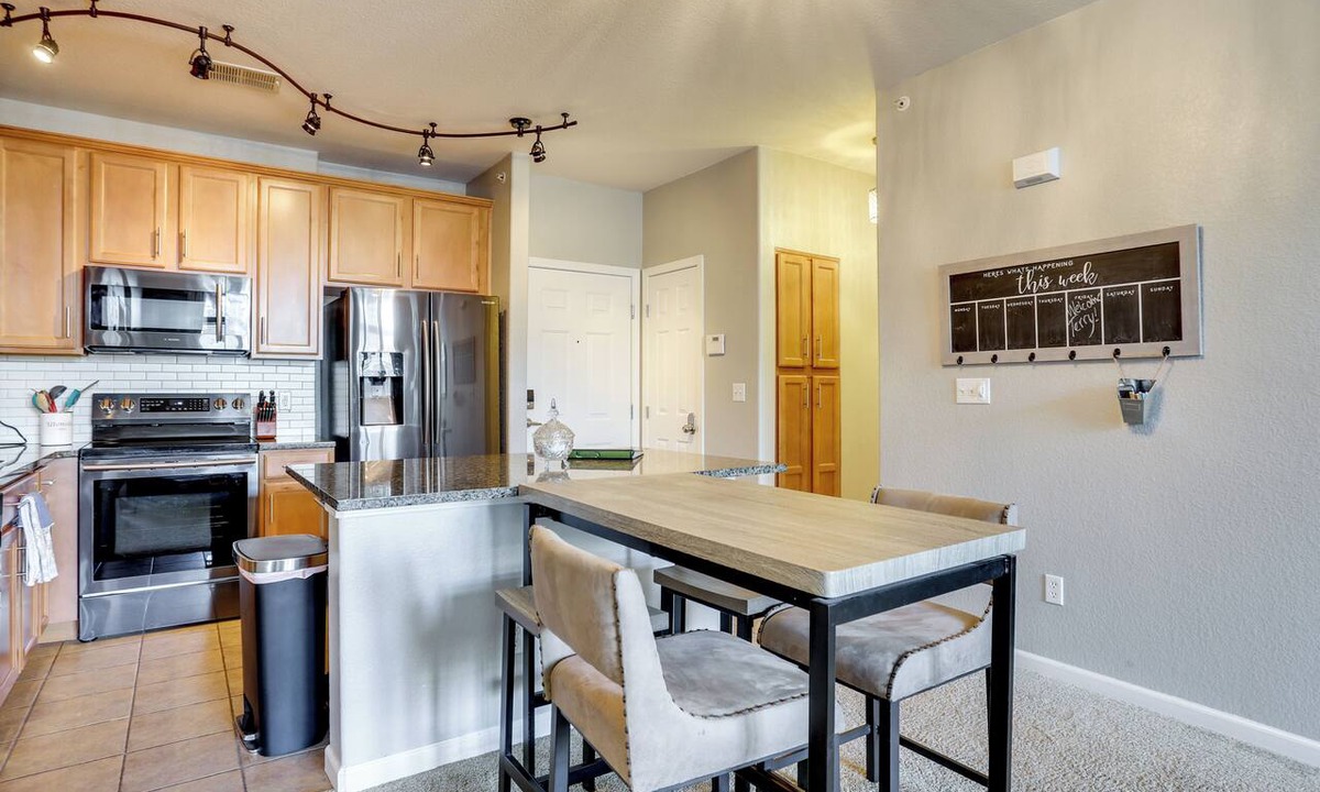 Cottonwood Condo | Easy E470 & 125 Access! Quiet Englewood Condo