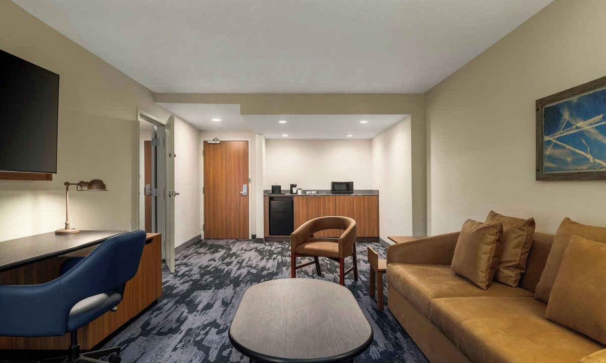 Clinton Hotel | Fairfield by Marriott Inn & Suites Clinton