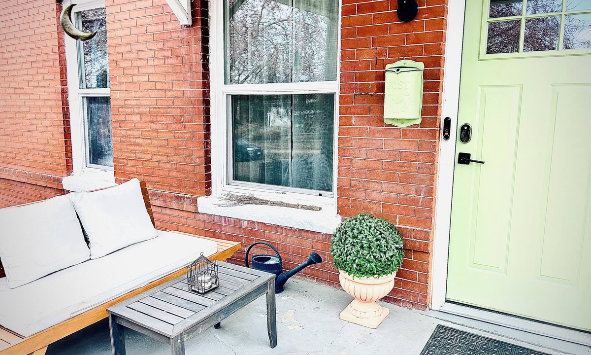 Berkeley House | Historic brick bungalow