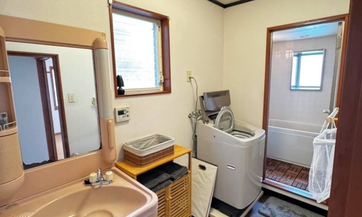 Minami-komatsu Apartment | Lake View Entire House｜Relaxing Private Stay in Nature
