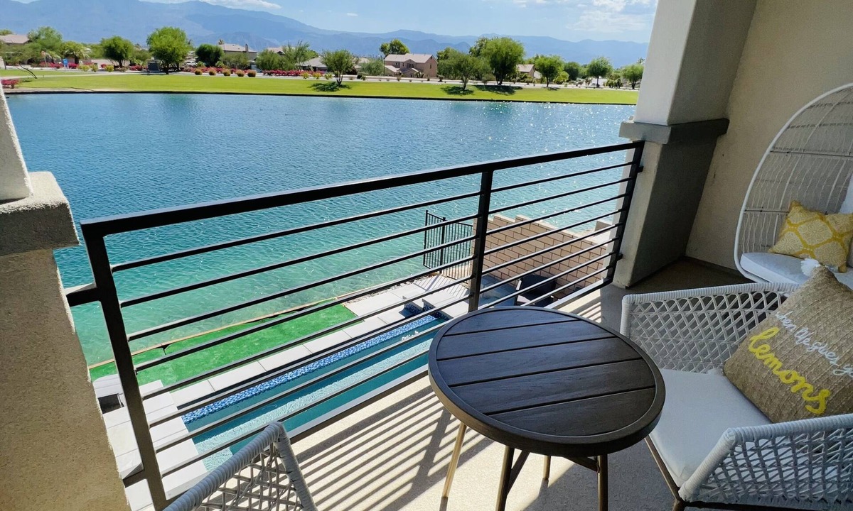 Terra Lago House | Luxury Lake House for Coachella, Polo, Tennis & Golf Events w Pool Table & Pool
