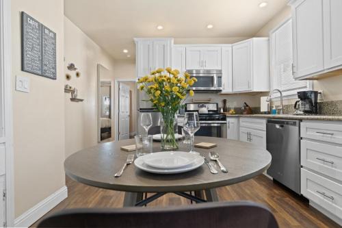 Midtown Sacramento Apartment | Marvelous Midtown Stay with a Modern Twist