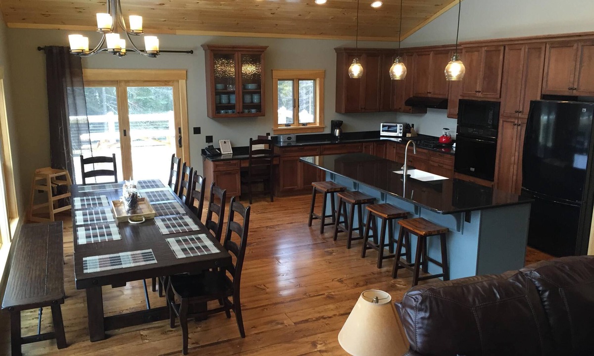 Keene House | NEWER HOME - KEENE, KEENE VALLEY, LAKE PLACID AREA JULY 2026 is WIDE OPEN