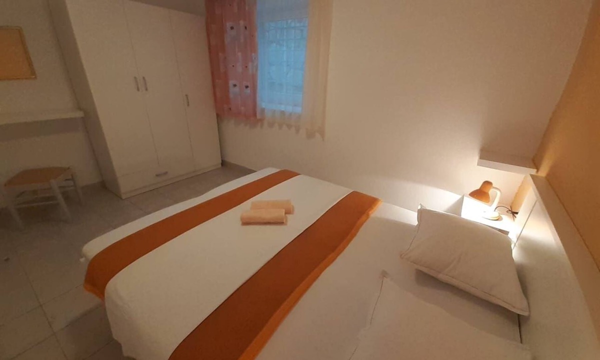 Gradac Apartment | One bedroom apartment with terrace Gradac, Makarska (A-11332-a)