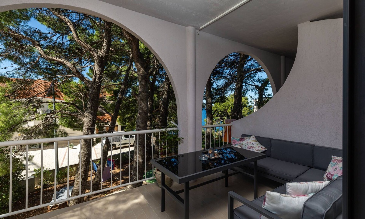 Stanici Apartment | One bedroom apartment with terrace and sea view Balića Rat, Omiš (A-1065-b)