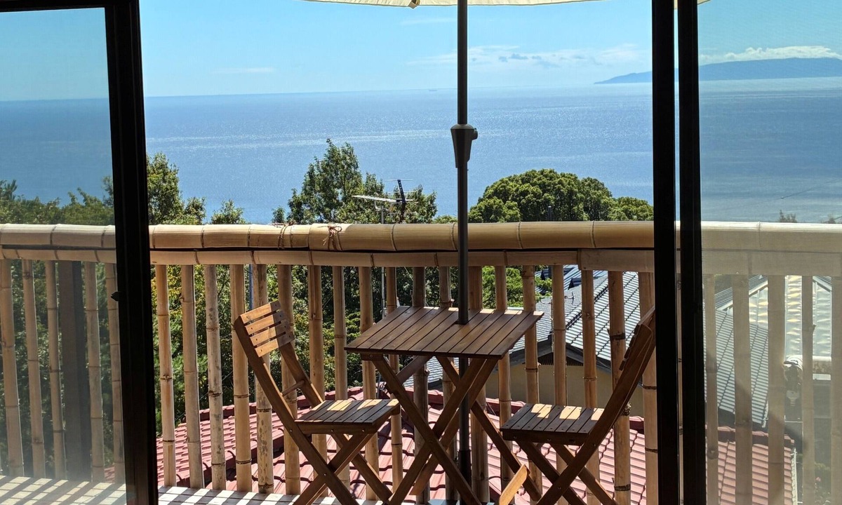 Ajiro House | Pacific Panorama: A Sunny and Spacious 3-Story House Just 1 Hour from Tokyo.