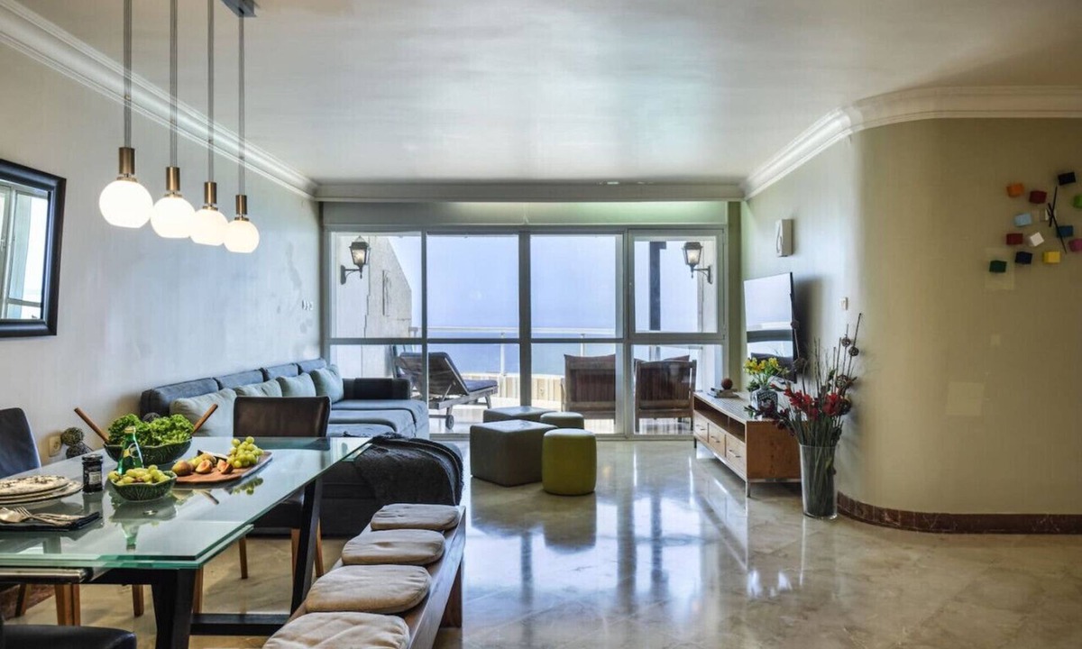 Netanya Apartment | Panoramic Coastal Escape Near Sanz Beach