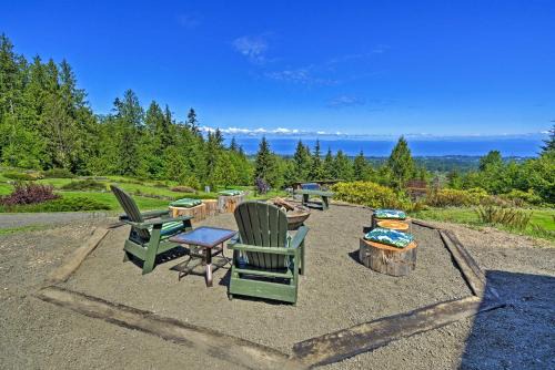Port Angeles House | Picturesque Port Angeles Cabin w/Fire Pit!