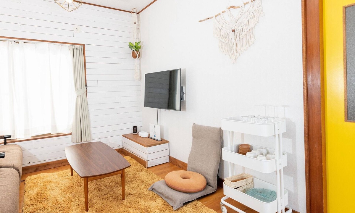 Koshigoe Apartment | Pine Tree