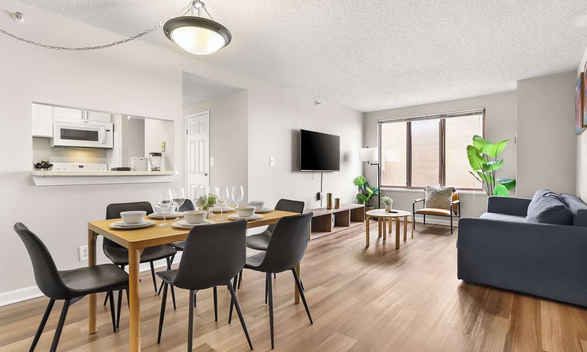 Crystal City Apartment | Prime Location | Apartment Steps from Metro