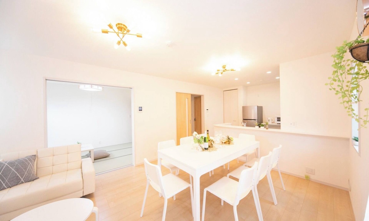 Kuwana House | Reservations not accepted This is a newly built twostory house located in Nagashimacho Kuwana C/Kuwana Mie
