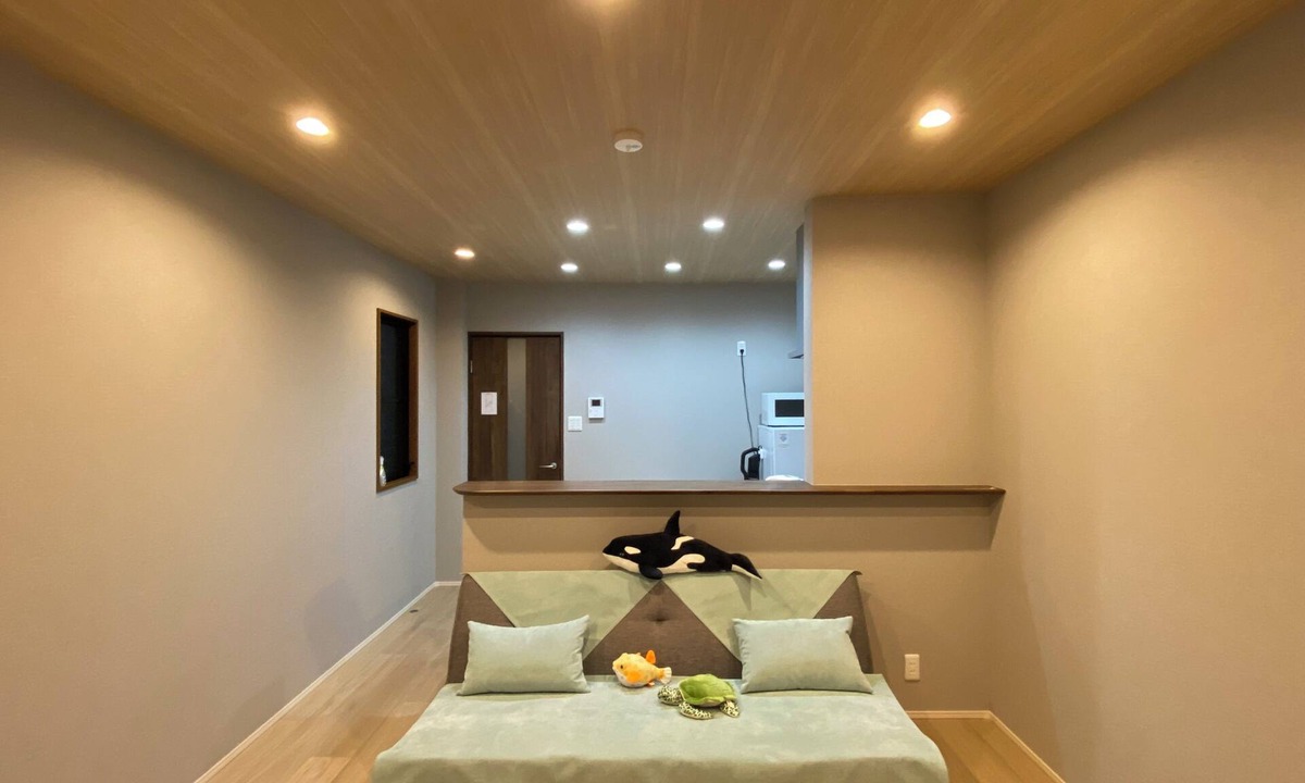 Minato House | Spacious 105-square-meter Family Home · 4 minutes to Bentencho · 9 minutes to USJ · Sleeps 8