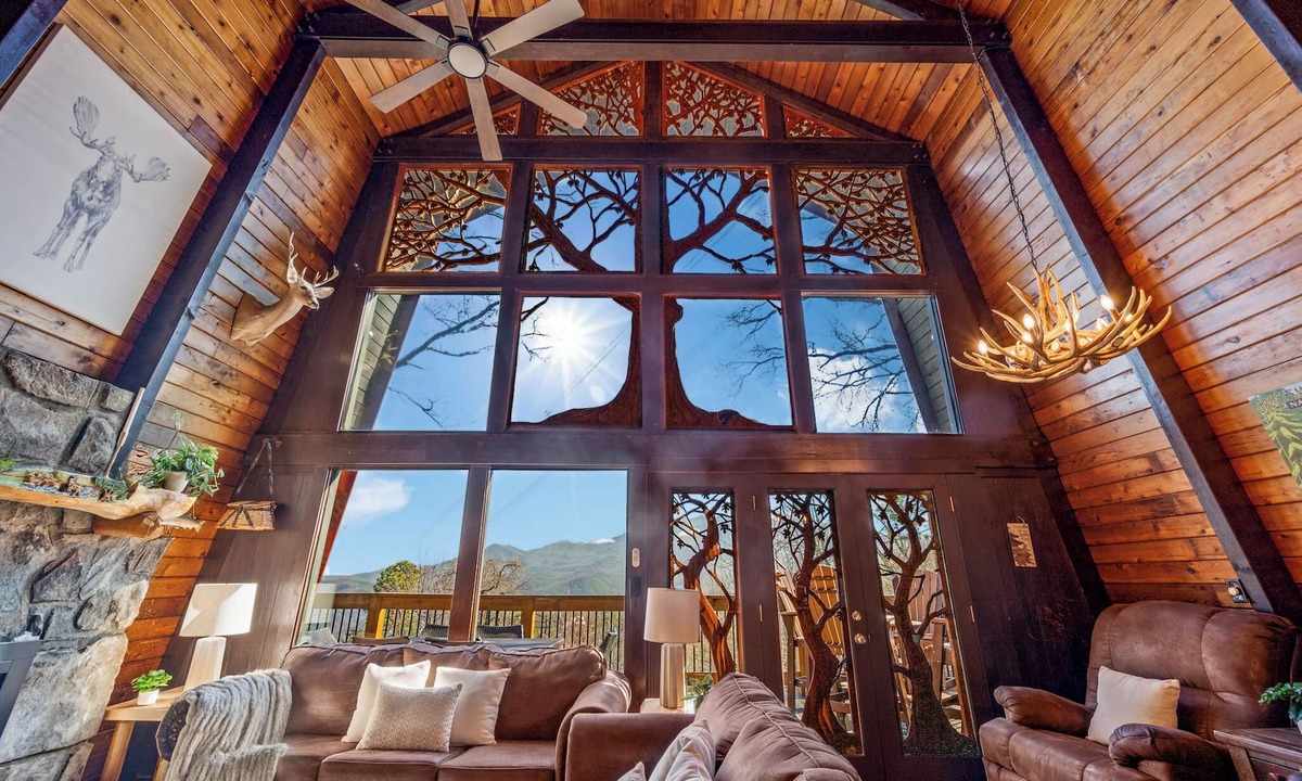Chalet Village Cabin | Stunning view, location & Cabin amenities- 2.3 mi to Gatlinburg