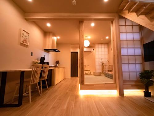Higashinari Villa | Tsurubashi Renge 蓮華