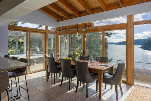 Eastsound House | Waterfront Privacy, Hot Tub, Mooring, Gated Estate