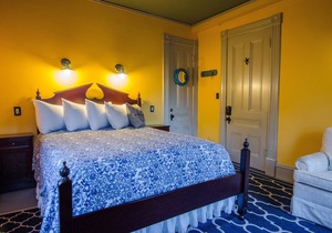 🍳 B&B ☕ 2-Bed Suite for Max 3 (2nd Fl), Custom Breakfast, Downtown Shelburne VT in Shelburne