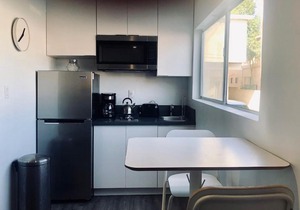 Executive West LA Studio, in courtyard building in Los Angeles