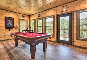 Hot Tub, Game Room, Decks: Cabin in Gatlinburg