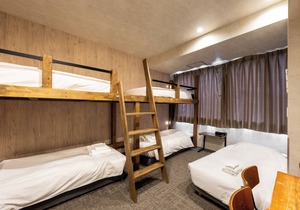 WellStay Namba 5person room with desk - WELLSTAY Namba 9F 5 person room with desk/Osaka Ōsaka