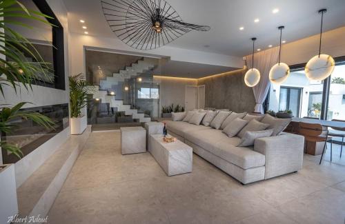 Dalton Apartment | סבן דרים - Seven Dream - וילת 5 חדרי שינה ובריכה פרטית מחוממת