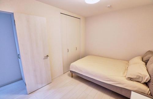 Fukushima Villa | シオヒカリ梅田 - Salt & Light Umeda