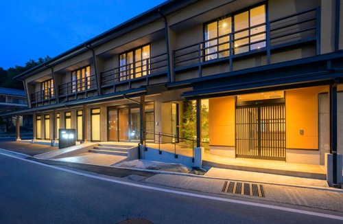 Kofu Hotel | 旅館明治