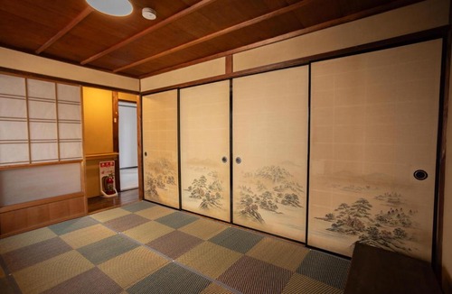 Toyokawa Apartment | 豊川稲荷徒歩圏 一棟貸し 駐車場1台無料 家族グループ向け最大8名