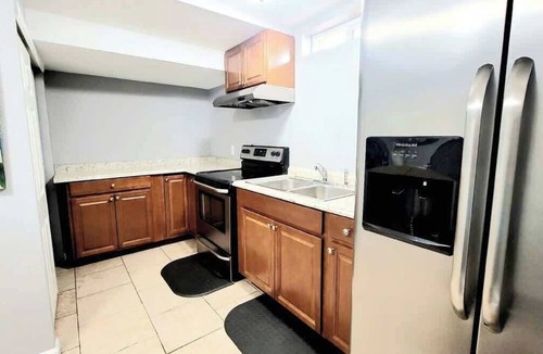 Dupont House | $0Fees -6BR-2Kitchen-2LivRm-Easy to RedRocks/Dtown