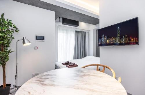 Nagawa Apartment | 1 min by tram from Shibuya Station, 6 mins walk from Shinsen Station, 15 mins walk from Shibuya Station