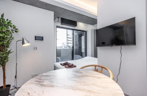 Nagawa Apartment | 1 min by tram from Shibuya Station, 6 mins walk from Shinsen Station, 15 mins walk from Shibuya Station