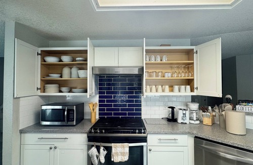 Centennial House | 10 min walk Quincy Reservoir Cherry Creek Willow Creek Park Trail Pet Friendly