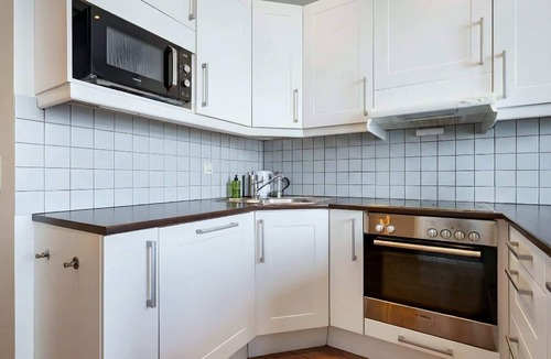 Sandviken Apartment | 107SB10 - 2BR Balcony