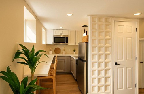 Capitol Heights Apartment | 112 Sultan - Bsmnt Studio