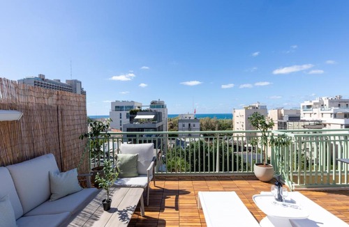 Old North Apartment | 175 Design Residence - With mamad