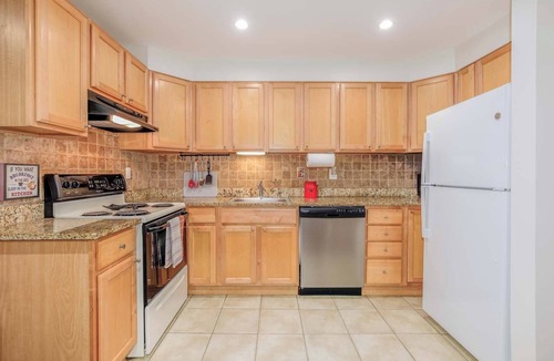 Near Northeast Apartment | 2-bedroom apartment near US Capitol in welcoming Washington
