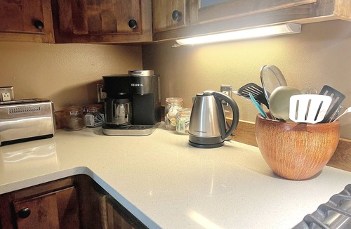 Port Angeles Apartment | 2 Bedroom Hiker's Getaway; Just 10 minutes to ONP hiking and lakes; Sleeps 4