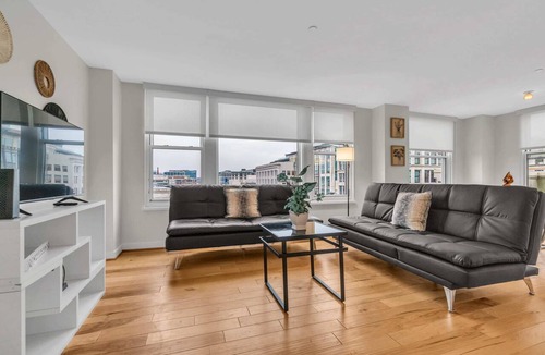 Chinatown Apartment | 2 BR Fully Furnished Apartment at Penn Quarters - Surrounded by Best Restaurants in Town