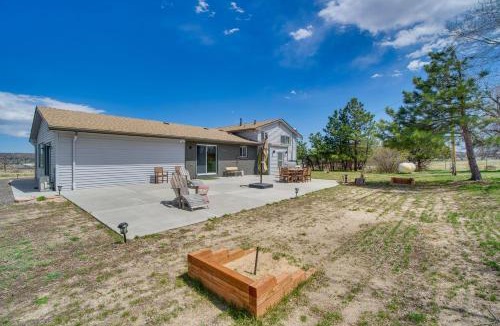 Castle Rock House | 2 Mi to Dtwn Castle Rock: Home w/Furnished Patio