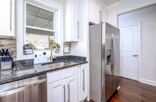 Mount Rainier House | 2 Story Oasis: 30+Days + Large Yard/Pet Friendly