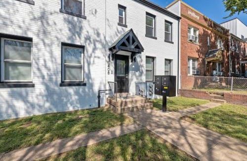 Trinidad House | 2BR Near Union Market Capitol Hill Union Station
