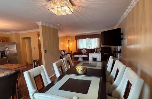 Silver Spring House | 3-B rooms 5 beds & 2 BR Spacious House 1 mile from downtown with 2 free parking.