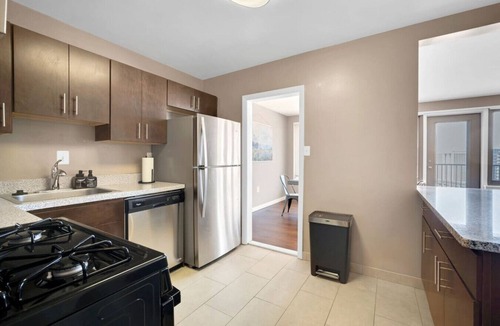 Aurora Highlands Apartment | 5 to DCA | 2BR/2BA | Balcony | Walk to Metro+Free Parking