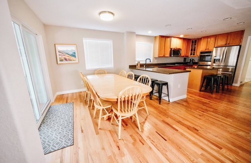 West Central Westminster House | 8 BR - 4 Full Baths - Sleeps 18 - Groups OK - 20 min to Denver or Boulder HUGE