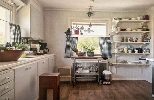 Bjorholmen House | 8 person holiday home in KLÖVEDAL-By Traum