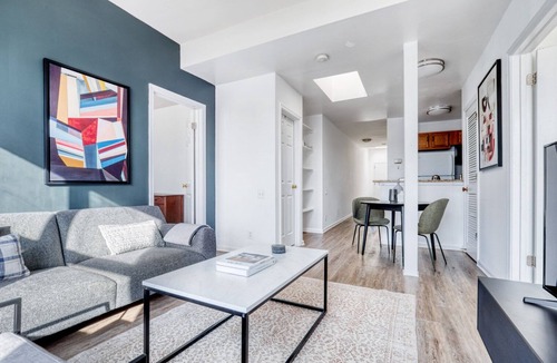 Adams Morgan Apartment | Airy Dupont Circle 2BR nr. U Street, Metro & Glen’s Mkt, by Blueground